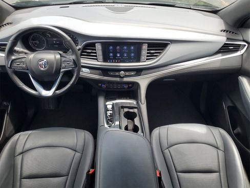 Used 2022 Buick Enclave Essence image 25