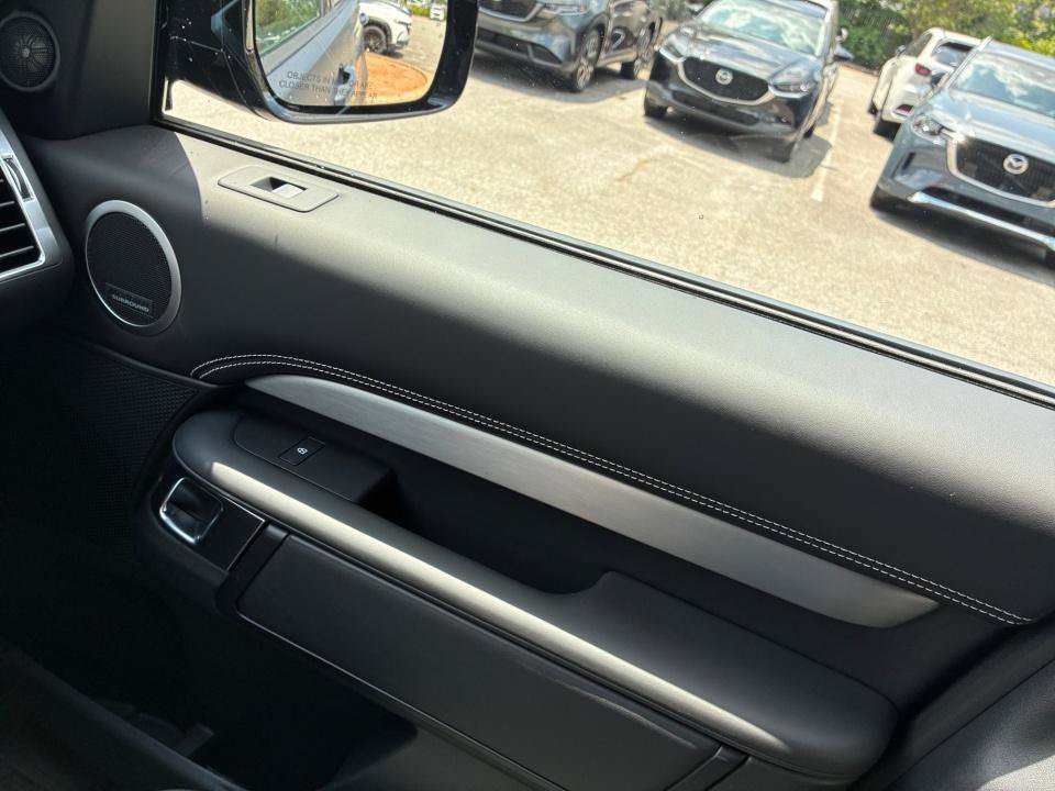 New 2026 Land Rover Discovery Limited Edition AWD/4WD image 31
