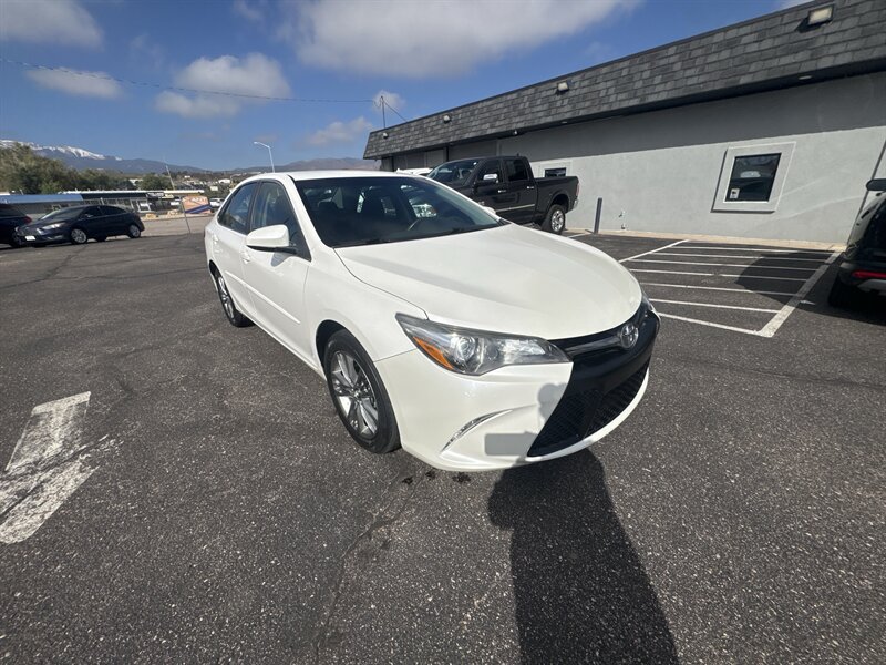 Used 2017 Toyota Camry SE w/ Protection Package (Q2) FWD image 1