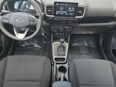 Used 2026 Hyundai Venue SE FWD image 12