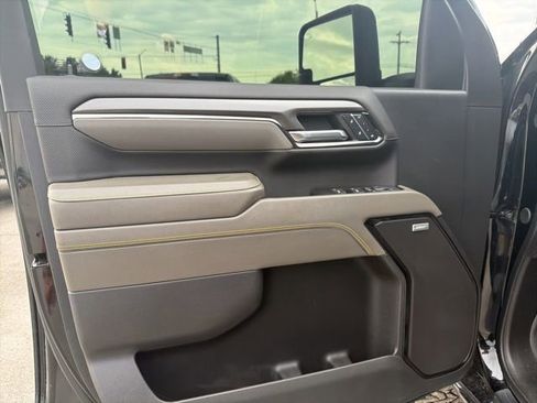 Used 2024 Chevrolet Silverado 2500 ZR2 w/ Technology Package AWD/4WD image 15