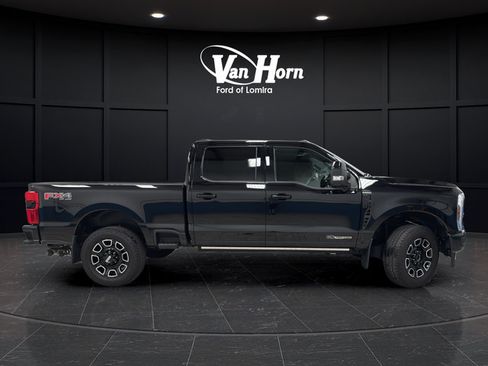 Used 2025 Ford F250 Platinum AWD/4WD image 8