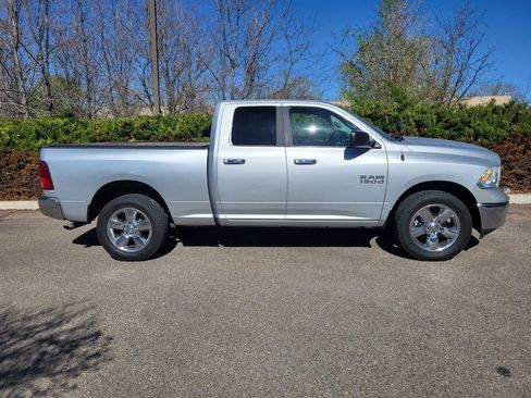 Used 2018 RAM 1500 Classic SLT AWD/4WD image 4