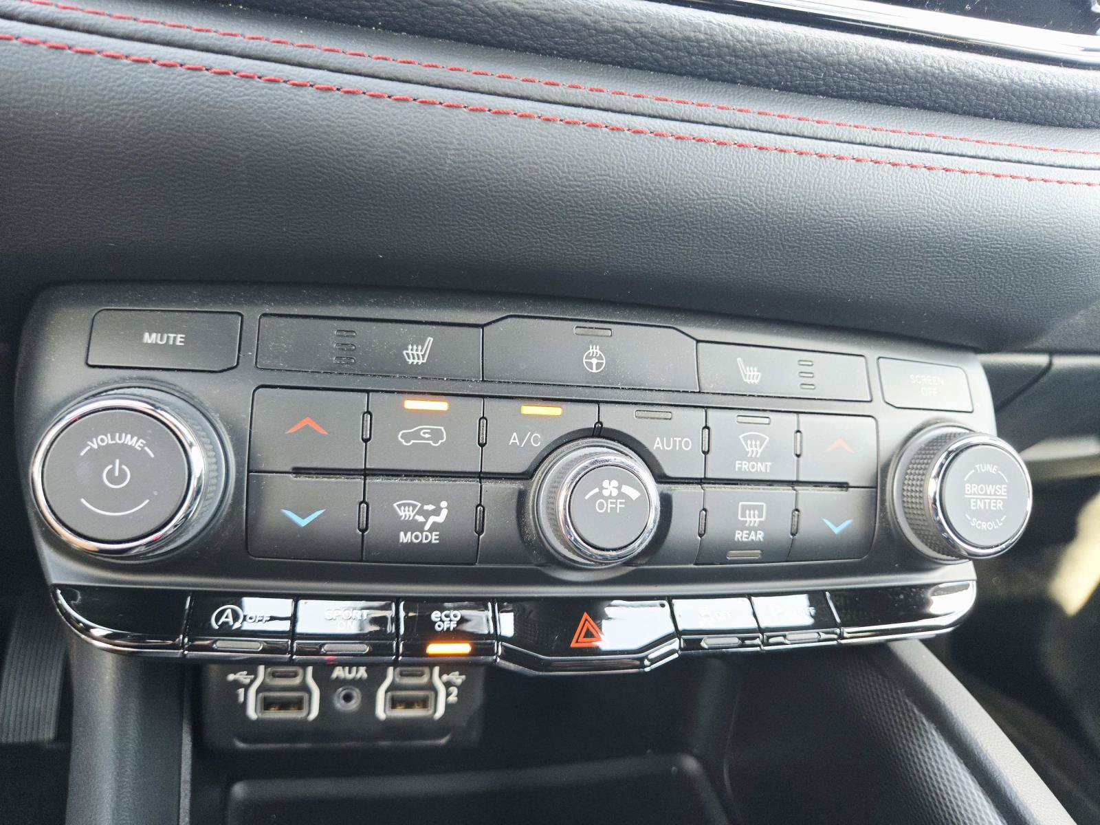 Used 2025 Dodge Durango GT AWD/4WD image 32