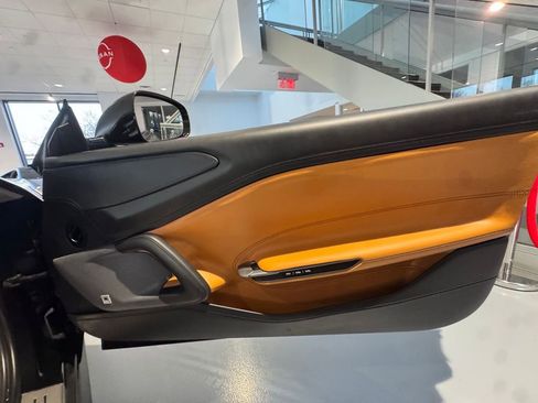 Used 2018 Ferrari GTC4Lusso T image 33