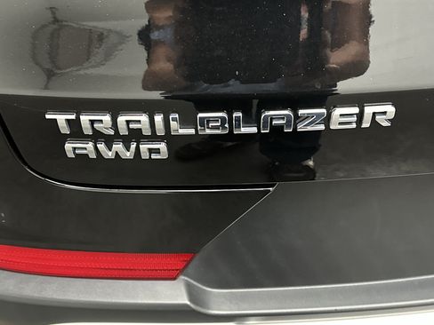 Used 2023 Chevrolet TrailBlazer LT w/ Convenience Package AWD/4WD image 13