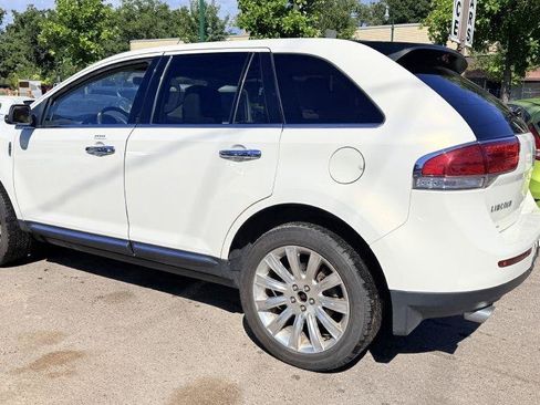Used 2013 Lincoln MKX AWD image 4