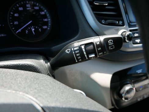 Used 2018 Hyundai Tucson SE AWD/4WD image 30