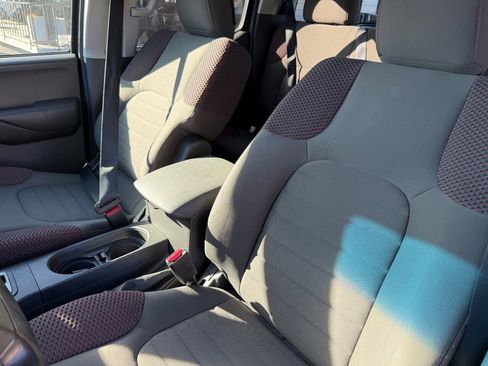 Used 2011 Nissan Frontier PRO-4X image 9