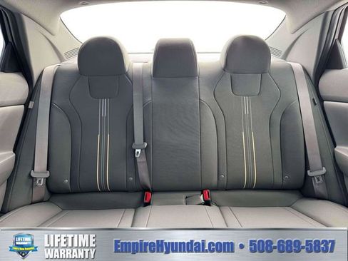 New 2026 Hyundai Elantra Hybrid FWD image 16