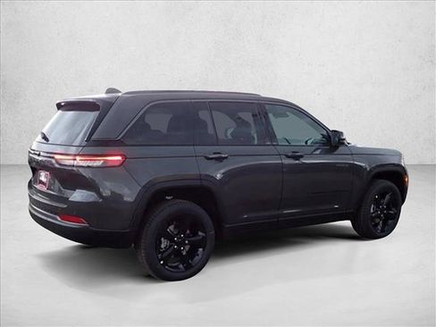 New 2026 Jeep Grand Cherokee Limited w/ Limited Altitude Package AWD/4WD image 4