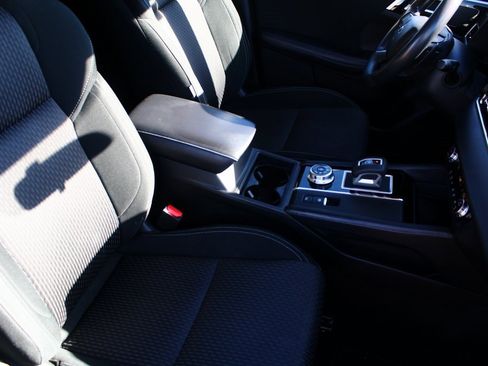 Used 2024 Mitsubishi Outlander ES image 6