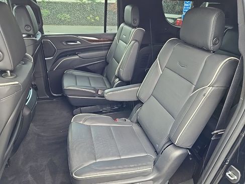 Used 2023 Cadillac Escalade ESV Premium Luxury AWD/4WD image 55