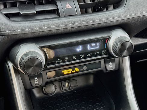 Used 2019 Toyota RAV4 LE w/ All Weather Liner Package AWD/4WD image 16