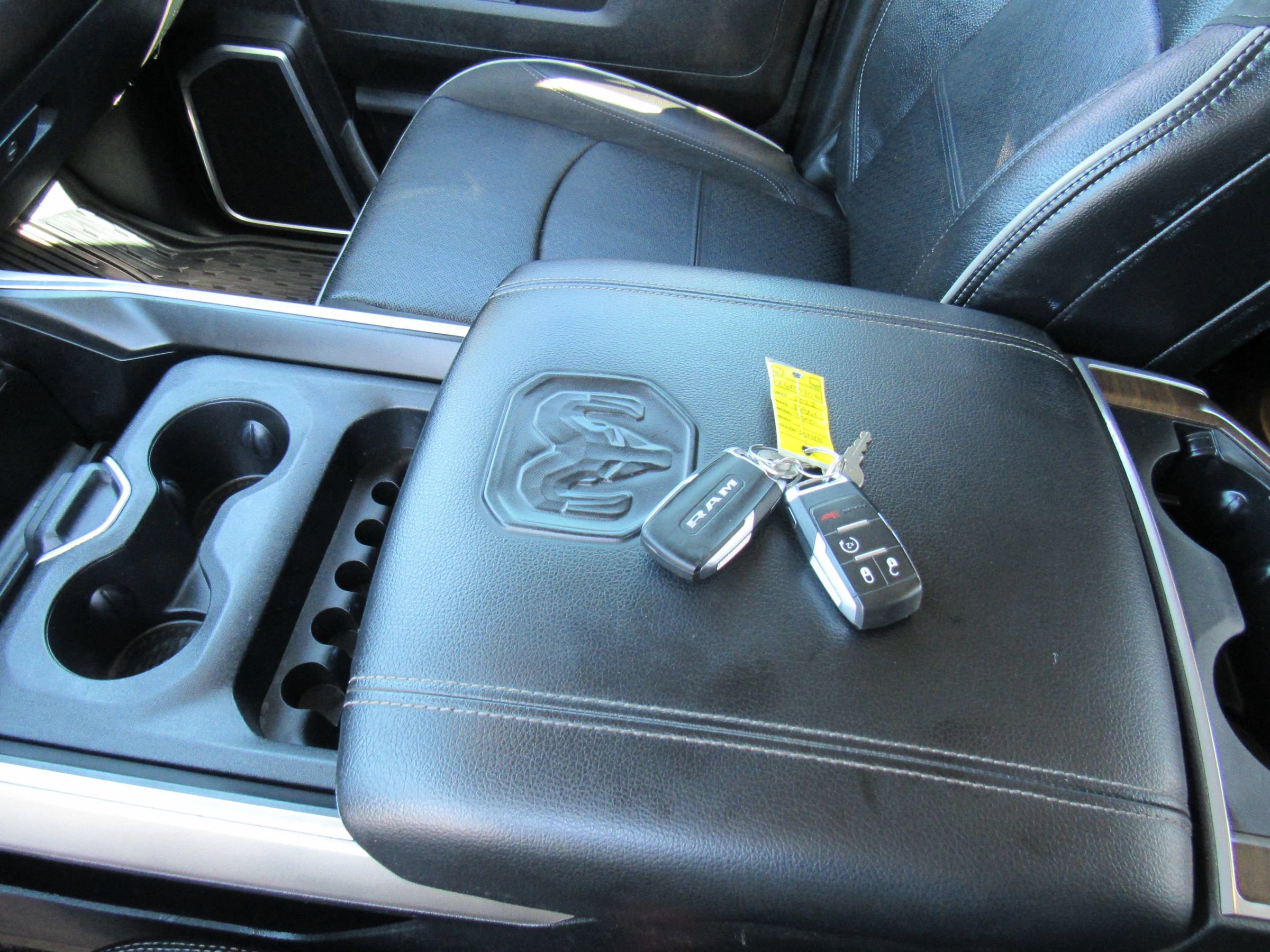 Used 2022 RAM 3500 Laramie AWD/4WD image 17