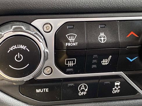 Certified 2024 Jeep Wrangler Rubicon image 32