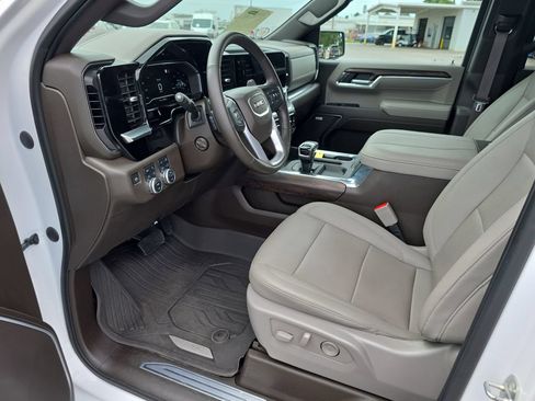Used 2023 GMC Sierra 1500 SLT AWD/4WD image 10