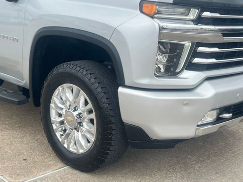 Used 2022 Chevrolet Silverado 3500 High Country w/ Technology Package AWD/4WD image 5