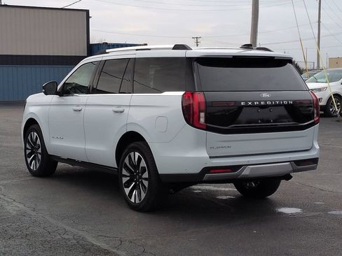 Used 2025 Ford Expedition Platinum w/ Driver's Package AWD/4WD image 6