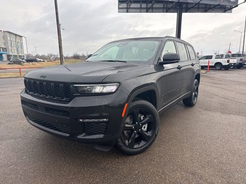New 2025 Jeep Grand Cherokee L Limited w/ Black Appearance Package image 2