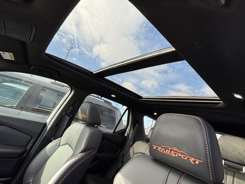 Used 2025 Honda Pilot TrailSport image 7