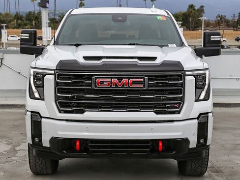 Used 2025 GMC Sierra 2500 AT4 image 3