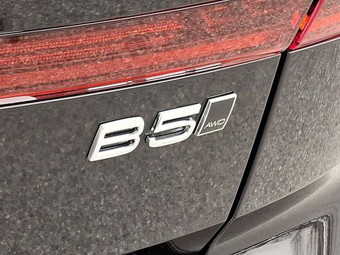 New 2026 Volvo XC60 B5 Plus w/ Protection Package Premier image 20