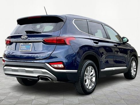 Used 2019 Hyundai Santa Fe SE image 2