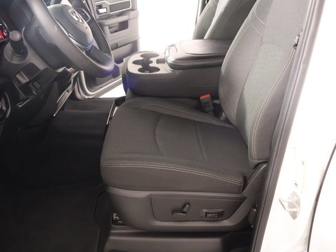 Used 2025 RAM 2500 Big Horn AWD/4WD image 11