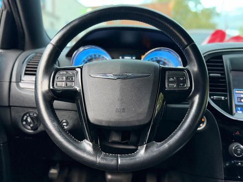 Used 2012 Chrysler 300 S RWD image 40