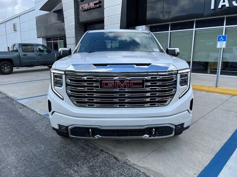 Used 2023 GMC Sierra 1500 Denali w/ Denali Reserve Package AWD/4WD image 2