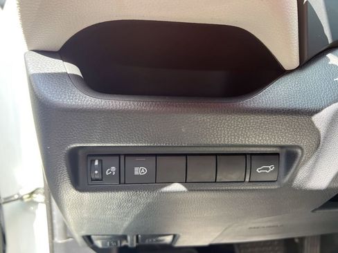 Used 2021 Toyota RAV4 XLE Premium image 26