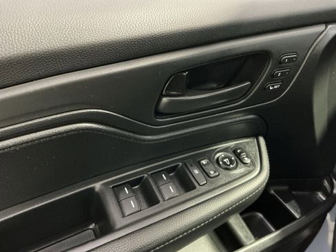 Used 2024 Honda Odyssey Sport image 16