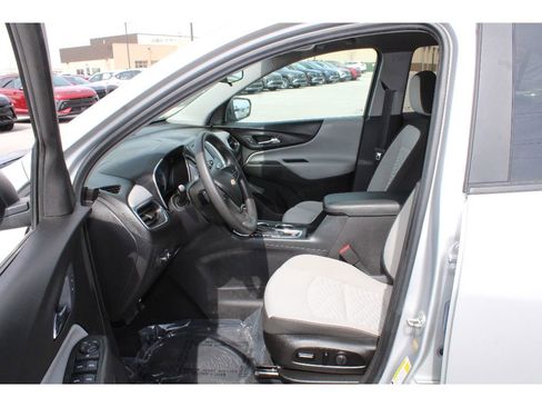 Used 2021 Chevrolet Equinox LS w/ LS Convenience Package image 9