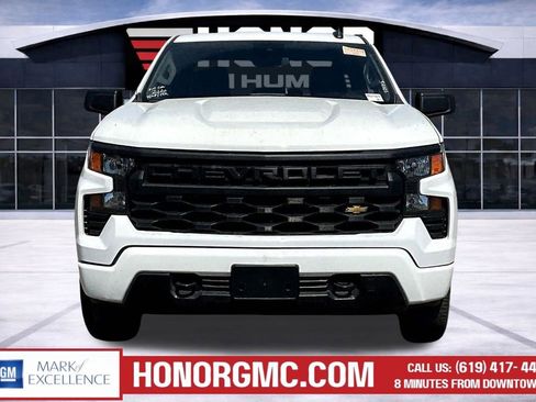 Used 2023 Chevrolet Silverado 1500 Custom image 2