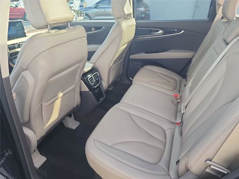 Used 2022 Lincoln Nautilus Reserve image 18