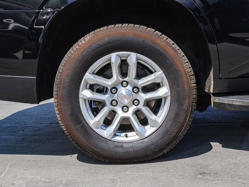 Used 2025 Chevrolet Tahoe LT AWD/4WD image 12