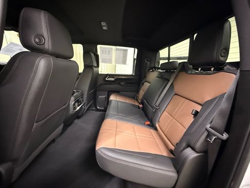 Certified 2024 Chevrolet Silverado 2500 High Country AWD/4WD image 19