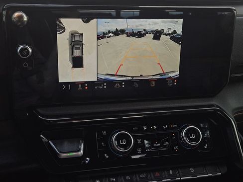 Used 2024 GMC Sierra 1500 AT4 w/ Technology Package AWD/4WD image 18