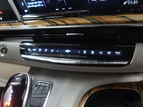 Used 2022 Cadillac Escalade Sport Platinum w/ LPO, ONYX Package AWD/4WD image 22
