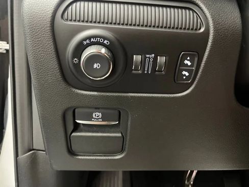 Used 2024 Jeep Wagoneer Series II AWD/4WD image 28