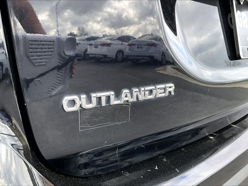 Used 2020 Mitsubishi Outlander SE image 9