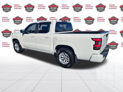 Used 2024 Nissan Frontier SV w/ Technology Package image 3