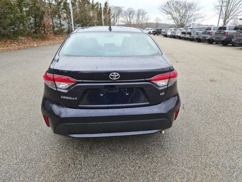 Used 2022 Toyota Corolla LE image 4