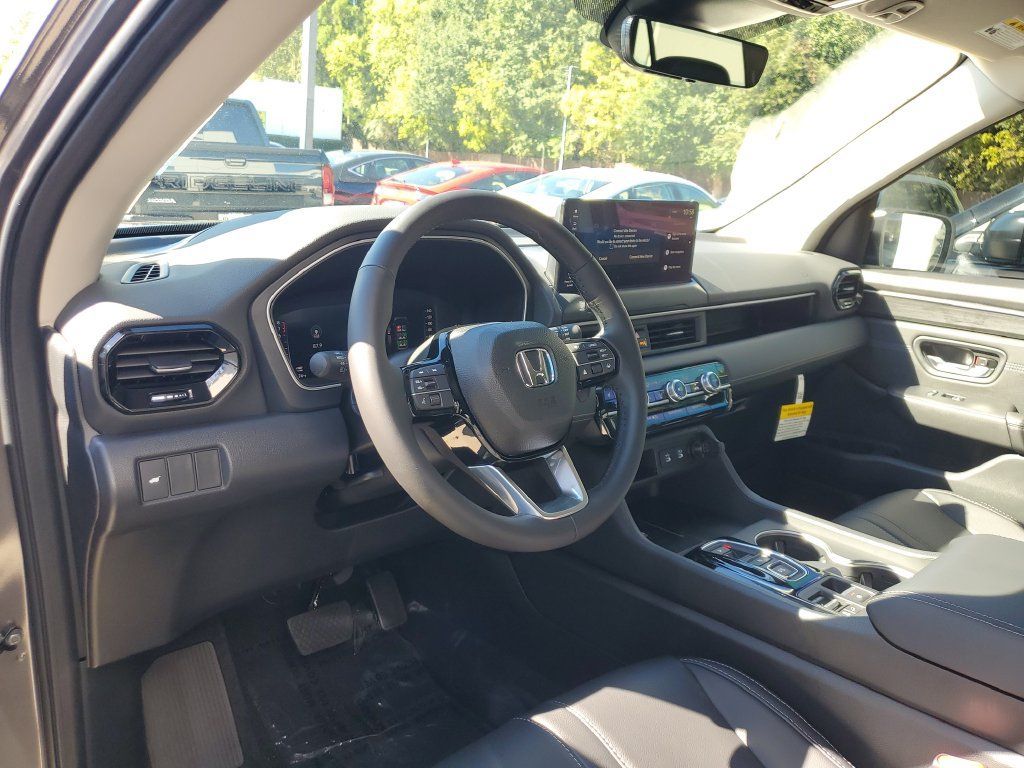 New 2026 Honda Pilot Touring image 16