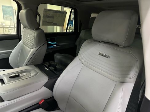 New 2025 Ford Expedition Max Platinum w/ Platinum Ultimate Package image 22