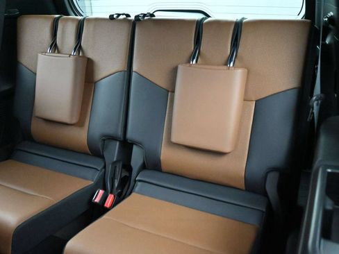 Used 2024 Lexus GX 550 w/ Accessory Package (2T) AWD/4WD image 20