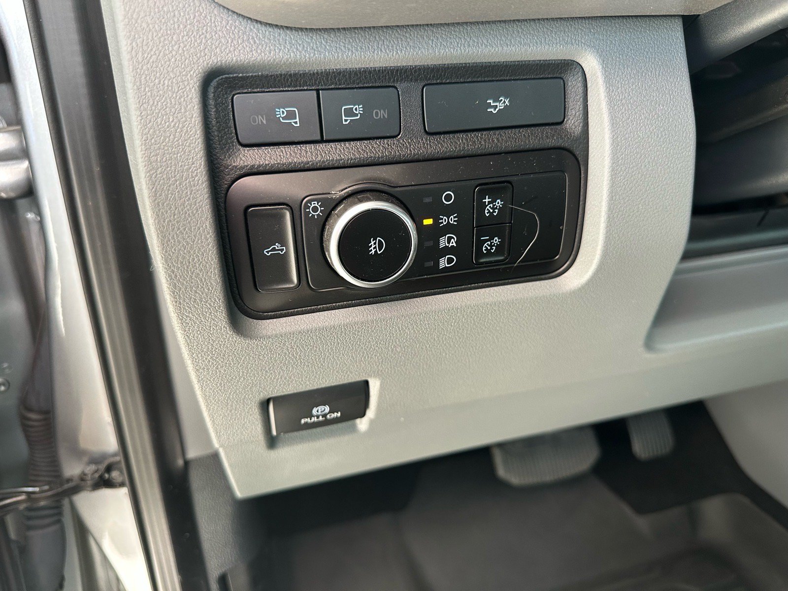 Used 2023 Ford F250 XLT w/ XLT Premium Package AWD/4WD image 30