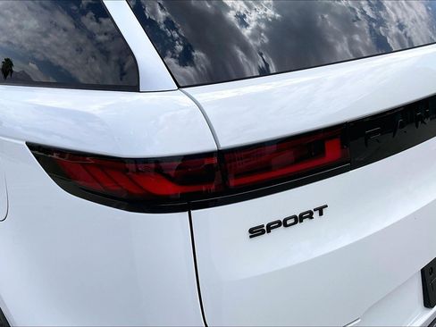 New 2026 Land Rover Range Rover Sport Dynamic SE AWD/4WD image 8
