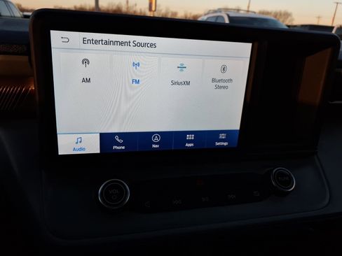 Used 2024 Ford Maverick Lariat image 19